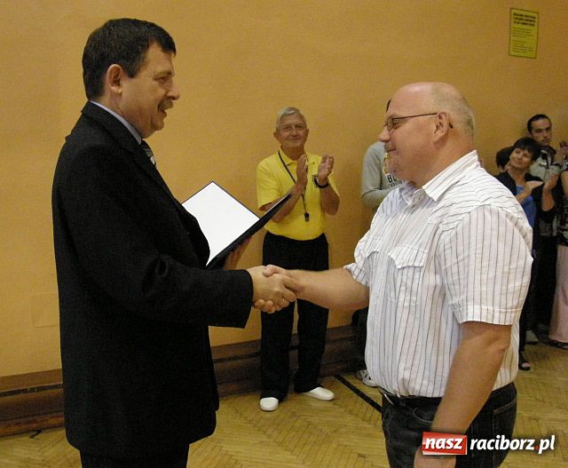 Zdjęcie w galerii na portalu naszraciborz.pl: Starosta nagrodził Mistrzynie Polski z Krzanowic wiadomości z regionu