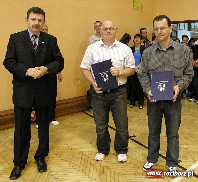 Zdjęcie w galerii na portalu naszraciborz.pl: Starosta nagrodził Mistrzynie Polski z Krzanowic wiadomości z regionu