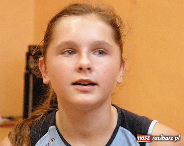 Zdjęcie w galerii na portalu naszraciborz.pl: Starosta nagrodził Mistrzynie Polski z Krzanowic wiadomości z regionu