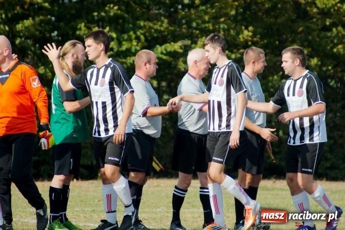 Zdjęcie w galerii na portalu naszraciborz.pl: B klasa: Wicher zmiótł rezerwy Naprzodu Czyżowice. Hat-trick Jacka Świerczyńskiego wiadomości z regionu