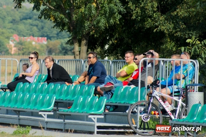Zdjęcie w galerii na portalu naszraciborz.pl: B klasa: Wicher zmiótł rezerwy Naprzodu Czyżowice. Hat-trick Jacka Świerczyńskiego wiadomości z regionu