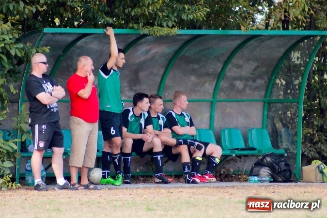 Zdjęcie w galerii na portalu naszraciborz.pl: B klasa: Wicher zmiótł rezerwy Naprzodu Czyżowice. Hat-trick Jacka Świerczyńskiego wiadomości z regionu