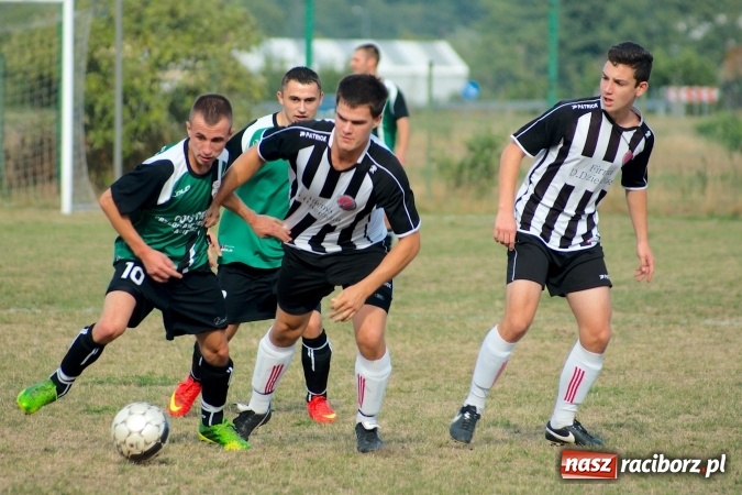 Zdjęcie w galerii na portalu naszraciborz.pl: B klasa: Wicher zmiótł rezerwy Naprzodu Czyżowice. Hat-trick Jacka Świerczyńskiego wiadomości z regionu