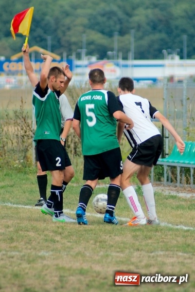 Zdjęcie w galerii na portalu naszraciborz.pl: B klasa: Wicher zmiótł rezerwy Naprzodu Czyżowice. Hat-trick Jacka Świerczyńskiego wiadomości z regionu