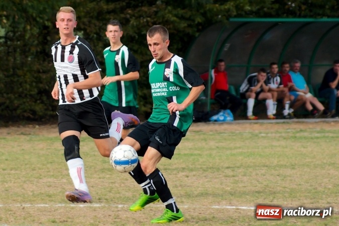 Zdjęcie w galerii na portalu naszraciborz.pl: B klasa: Wicher zmiótł rezerwy Naprzodu Czyżowice. Hat-trick Jacka Świerczyńskiego wiadomości z regionu