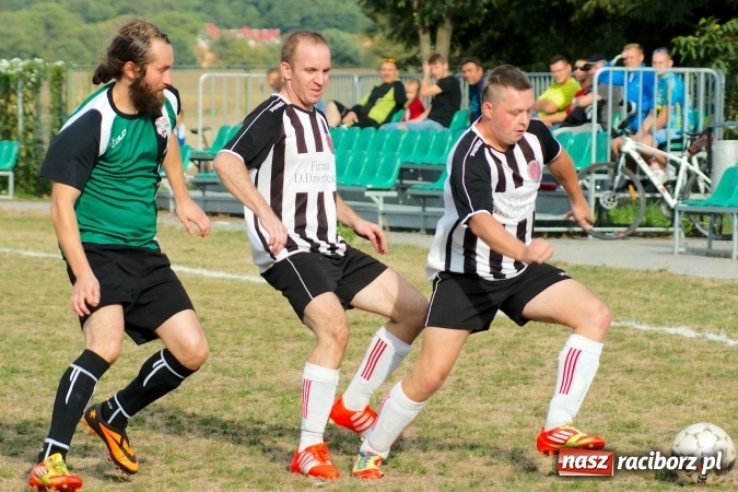 Zdjęcie w galerii na portalu naszraciborz.pl: B klasa: Wicher zmiótł rezerwy Naprzodu Czyżowice. Hat-trick Jacka Świerczyńskiego wiadomości z regionu