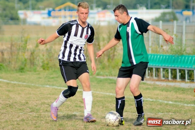 Zdjęcie w galerii na portalu naszraciborz.pl: B klasa: Wicher zmiótł rezerwy Naprzodu Czyżowice. Hat-trick Jacka Świerczyńskiego wiadomości z regionu