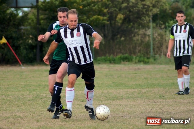Zdjęcie w galerii na portalu naszraciborz.pl: B klasa: Wicher zmiótł rezerwy Naprzodu Czyżowice. Hat-trick Jacka Świerczyńskiego wiadomości z regionu