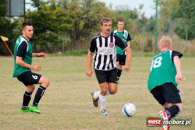 Zdjęcie w galerii na portalu naszraciborz.pl: B klasa: Wicher zmiótł rezerwy Naprzodu Czyżowice. Hat-trick Jacka Świerczyńskiego wiadomości z regionu