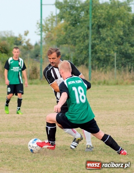 Zdjęcie w galerii na portalu naszraciborz.pl: B klasa: Wicher zmiótł rezerwy Naprzodu Czyżowice. Hat-trick Jacka Świerczyńskiego wiadomości z regionu