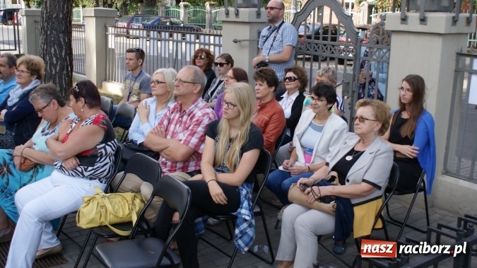 Zdjęcie w galerii na portalu naszraciborz.pl: Narodowe Czytanie w bibliotece  wiadomości z regionu