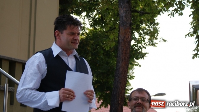 Zdjęcie w galerii na portalu naszraciborz.pl: Narodowe Czytanie w bibliotece  wiadomości z regionu