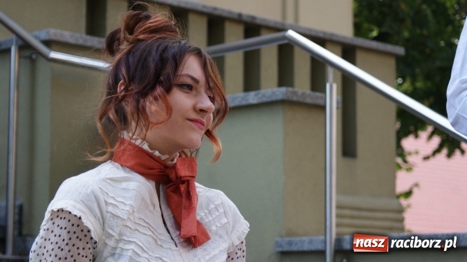 Zdjęcie w galerii na portalu naszraciborz.pl: Narodowe Czytanie w bibliotece  wiadomości z regionu