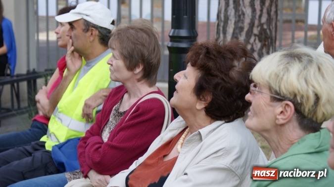 Zdjęcie w galerii na portalu naszraciborz.pl: Narodowe Czytanie w bibliotece  wiadomości z regionu