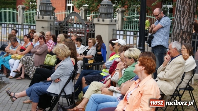 Zdjęcie w galerii na portalu naszraciborz.pl: Narodowe Czytanie w bibliotece  wiadomości z regionu