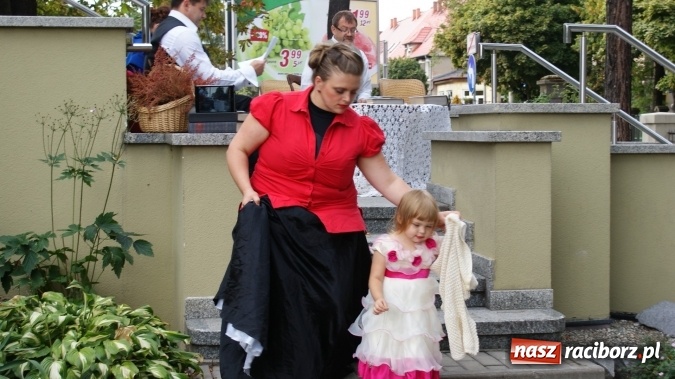 Zdjęcie w galerii na portalu naszraciborz.pl: Narodowe Czytanie w bibliotece  wiadomości z regionu