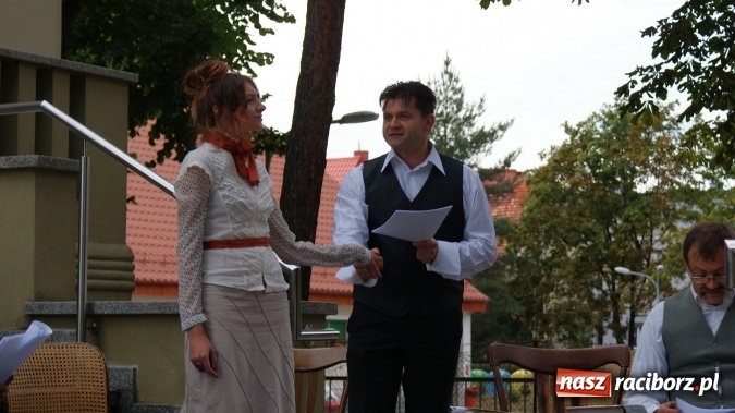 Zdjęcie w galerii na portalu naszraciborz.pl: Narodowe Czytanie w bibliotece  wiadomości z regionu