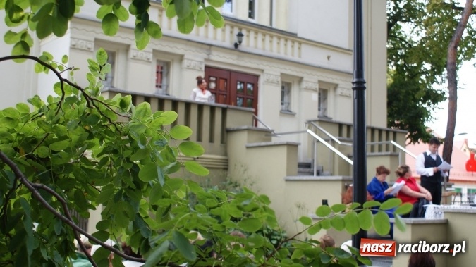 Zdjęcie w galerii na portalu naszraciborz.pl: Narodowe Czytanie w bibliotece  wiadomości z regionu