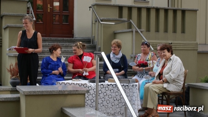 Zdjęcie w galerii na portalu naszraciborz.pl: Narodowe Czytanie w bibliotece  wiadomości z regionu