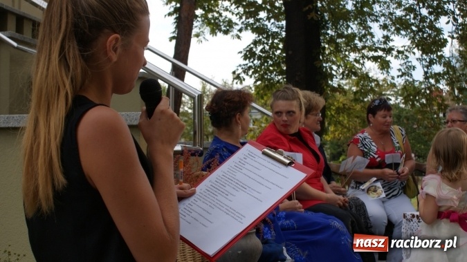 Zdjęcie w galerii na portalu naszraciborz.pl: Narodowe Czytanie w bibliotece  wiadomości z regionu