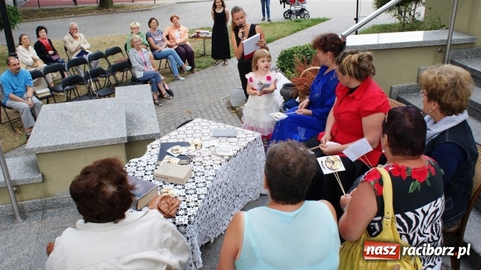 Zdjęcie w galerii na portalu naszraciborz.pl: Narodowe Czytanie w bibliotece  wiadomości z regionu