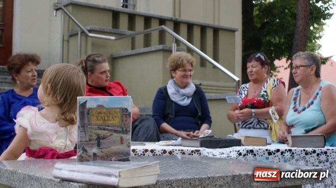 Zdjęcie w galerii na portalu naszraciborz.pl: Narodowe Czytanie w bibliotece  wiadomości z regionu