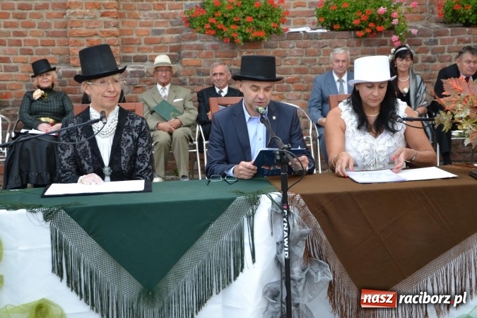 Zdjęcie w galerii na portalu naszraciborz.pl: Narodowe Czytanie 2015 na Zamku Piastowskim – Lalka Bolesława Prusa wiadomości z regionu