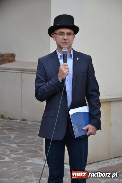 Zdjęcie w galerii na portalu naszraciborz.pl: Narodowe Czytanie 2015 na Zamku Piastowskim – Lalka Bolesława Prusa wiadomości z regionu