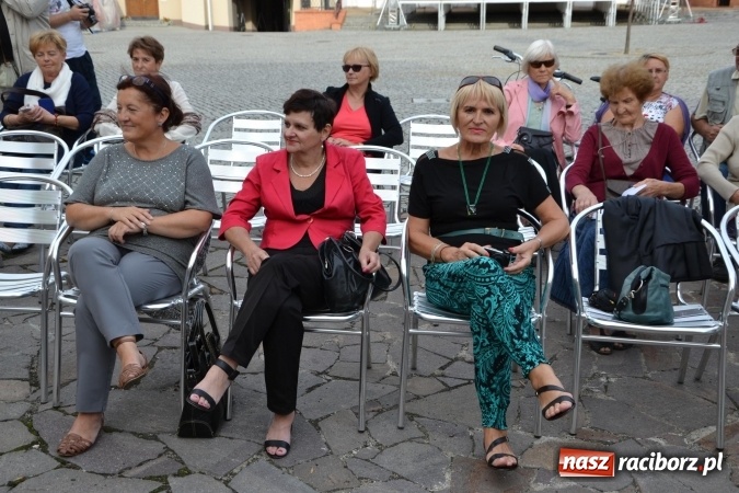 Zdjęcie w galerii na portalu naszraciborz.pl: Narodowe Czytanie 2015 na Zamku Piastowskim – Lalka Bolesława Prusa wiadomości z regionu