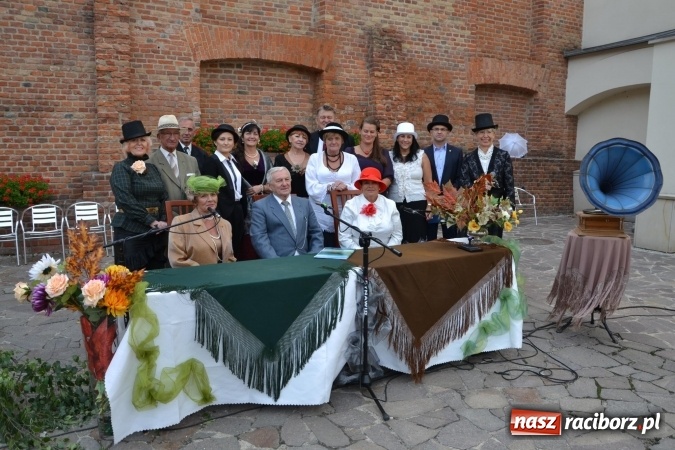 Zdjęcie w galerii na portalu naszraciborz.pl: Narodowe Czytanie 2015 na Zamku Piastowskim – Lalka Bolesława Prusa wiadomości z regionu