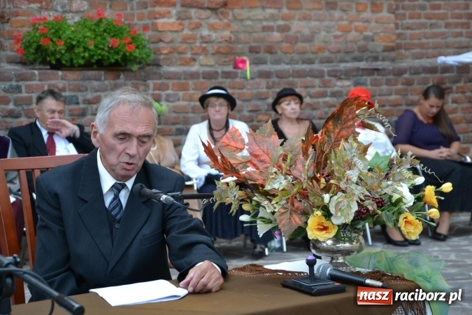 Zdjęcie w galerii na portalu naszraciborz.pl: Narodowe Czytanie 2015 na Zamku Piastowskim – Lalka Bolesława Prusa wiadomości z regionu