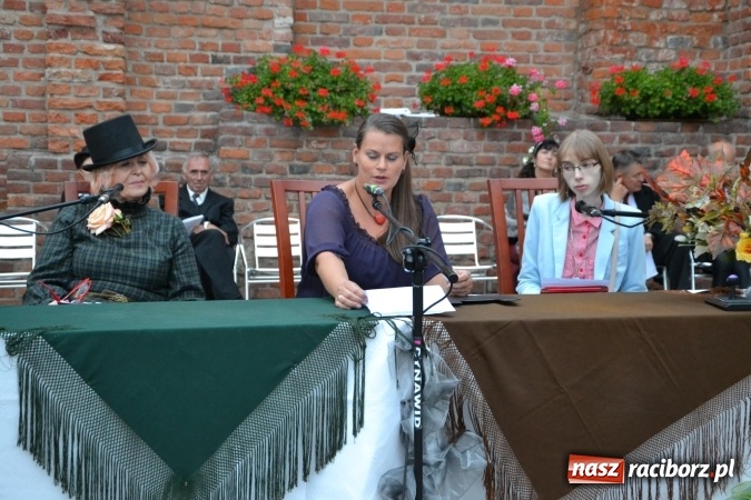 Zdjęcie w galerii na portalu naszraciborz.pl: Narodowe Czytanie 2015 na Zamku Piastowskim – Lalka Bolesława Prusa wiadomości z regionu