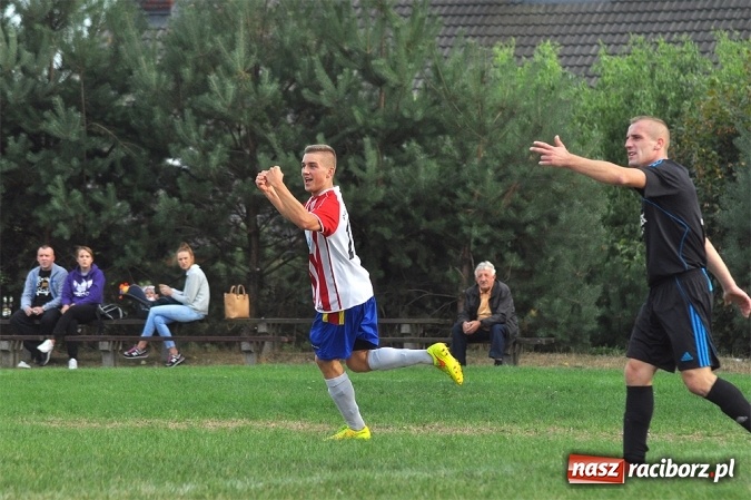 Zdjęcie w galerii na portalu naszraciborz.pl: Rezerwy Przyszłości Rogów nie zgasiły Płomienia wiadomości z regionu