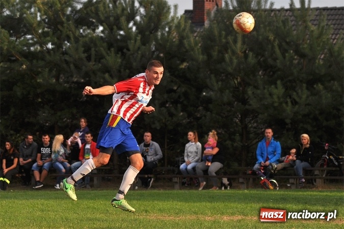 Zdjęcie w galerii na portalu naszraciborz.pl: Rezerwy Przyszłości Rogów nie zgasiły Płomienia wiadomości z regionu