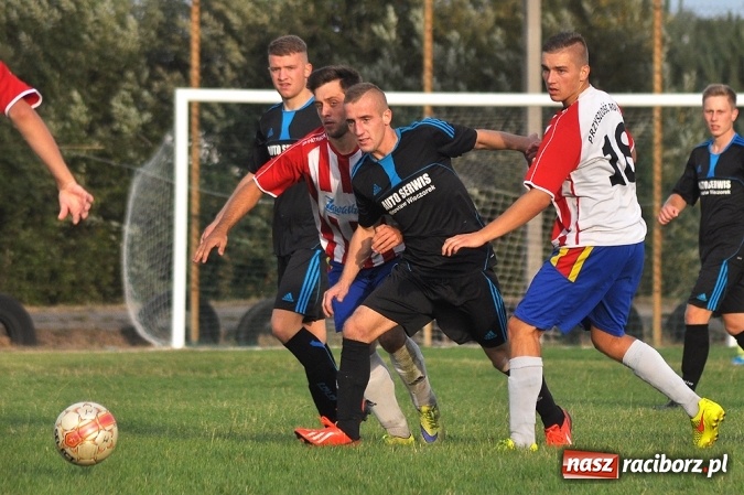 Zdjęcie w galerii na portalu naszraciborz.pl: Rezerwy Przyszłości Rogów nie zgasiły Płomienia wiadomości z regionu