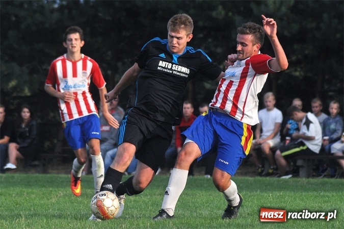 Zdjęcie w galerii na portalu naszraciborz.pl: Rezerwy Przyszłości Rogów nie zgasiły Płomienia wiadomości z regionu