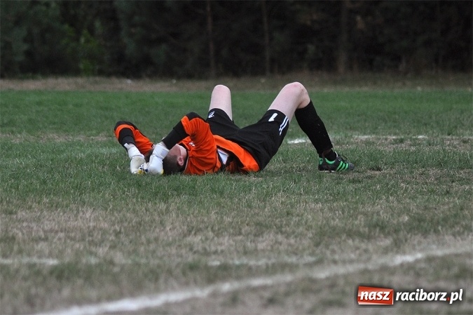 Zdjęcie w galerii na portalu naszraciborz.pl: Rezerwy Przyszłości Rogów nie zgasiły Płomienia wiadomości z regionu