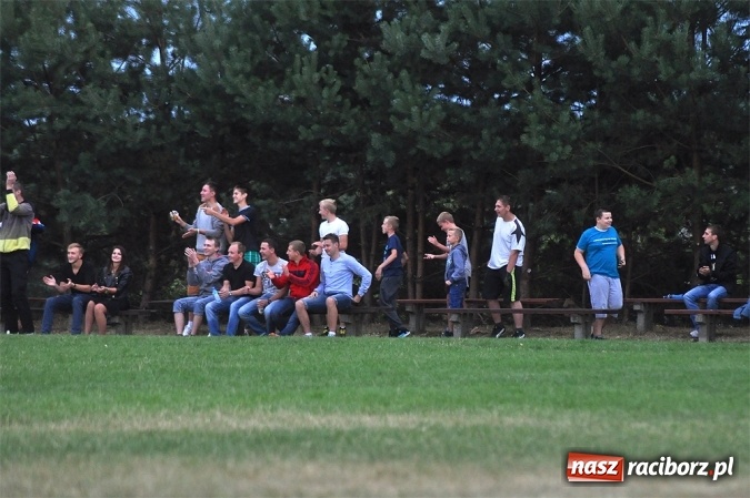 Zdjęcie w galerii na portalu naszraciborz.pl: Rezerwy Przyszłości Rogów nie zgasiły Płomienia wiadomości z regionu
