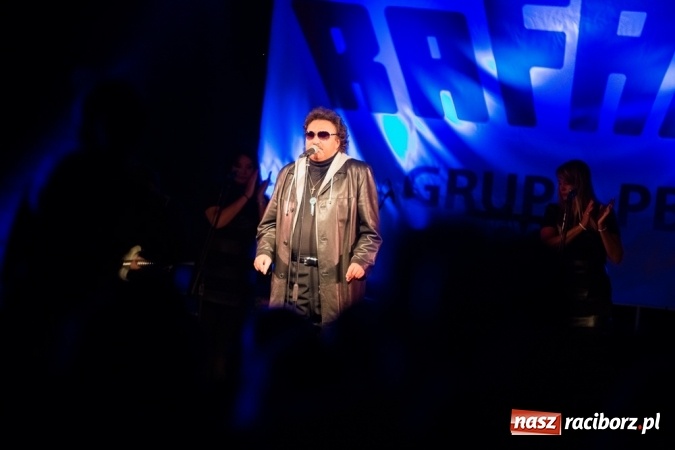 Zdjęcie w galerii na portalu naszraciborz.pl: Krzysztof Krawczyk i Kabaret Młodych Panów w AquaBrax Szymocice wiadomości z regionu