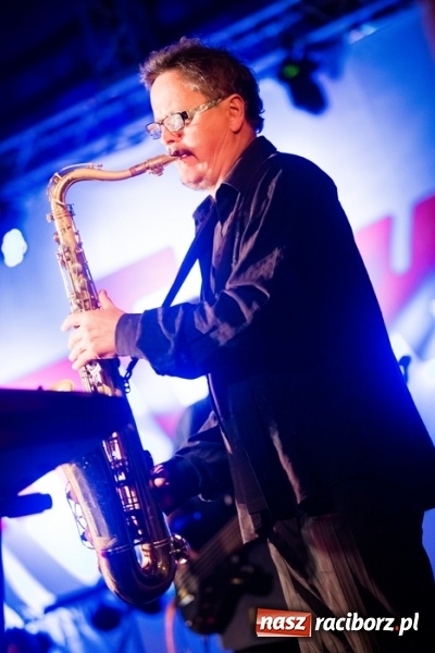 Zdjęcie w galerii na portalu naszraciborz.pl: Krzysztof Krawczyk i Kabaret Młodych Panów w AquaBrax Szymocice wiadomości z regionu