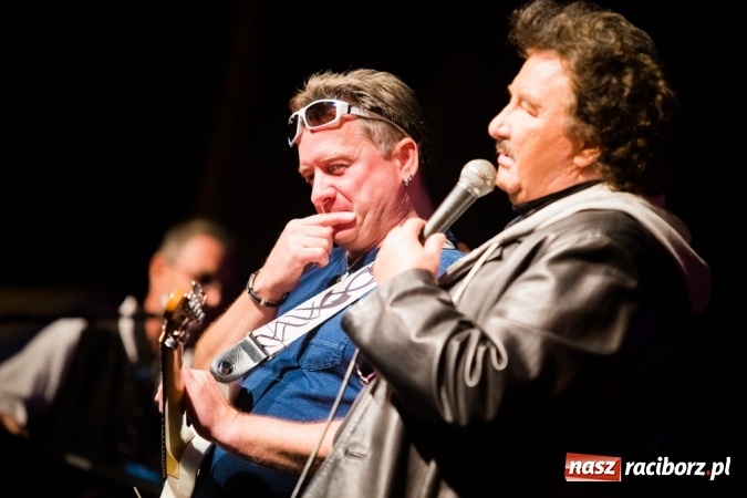 Zdjęcie w galerii na portalu naszraciborz.pl: Krzysztof Krawczyk i Kabaret Młodych Panów w AquaBrax Szymocice wiadomości z regionu
