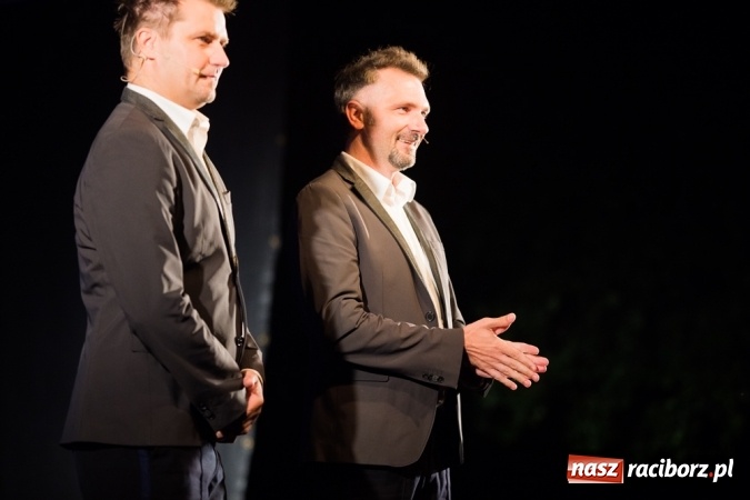 Zdjęcie w galerii na portalu naszraciborz.pl: Krzysztof Krawczyk i Kabaret Młodych Panów w AquaBrax Szymocice wiadomości z regionu