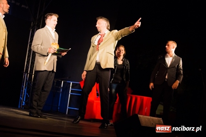 Zdjęcie w galerii na portalu naszraciborz.pl: Krzysztof Krawczyk i Kabaret Młodych Panów w AquaBrax Szymocice wiadomości z regionu