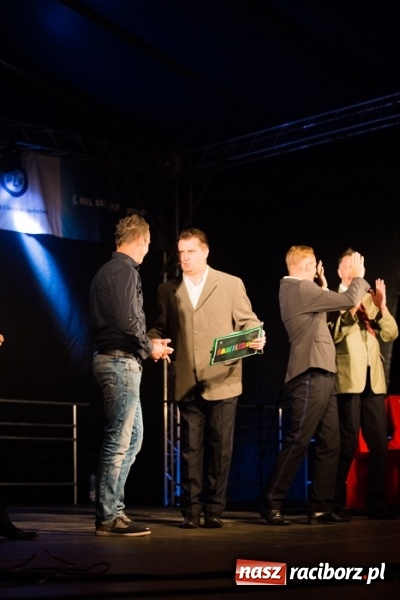 Zdjęcie w galerii na portalu naszraciborz.pl: Krzysztof Krawczyk i Kabaret Młodych Panów w AquaBrax Szymocice wiadomości z regionu