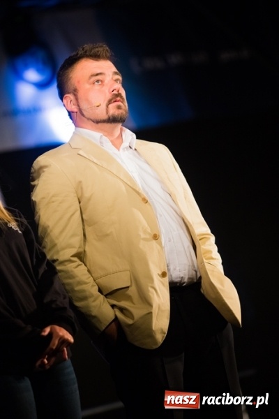 Zdjęcie w galerii na portalu naszraciborz.pl: Krzysztof Krawczyk i Kabaret Młodych Panów w AquaBrax Szymocice wiadomości z regionu