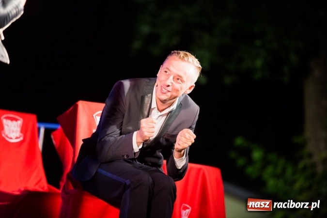 Zdjęcie w galerii na portalu naszraciborz.pl: Krzysztof Krawczyk i Kabaret Młodych Panów w AquaBrax Szymocice wiadomości z regionu