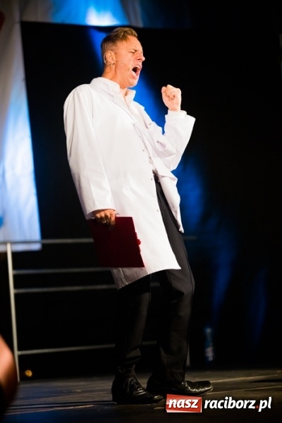 Zdjęcie w galerii na portalu naszraciborz.pl: Krzysztof Krawczyk i Kabaret Młodych Panów w AquaBrax Szymocice wiadomości z regionu
