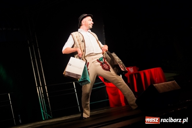 Zdjęcie w galerii na portalu naszraciborz.pl: Krzysztof Krawczyk i Kabaret Młodych Panów w AquaBrax Szymocice wiadomości z regionu