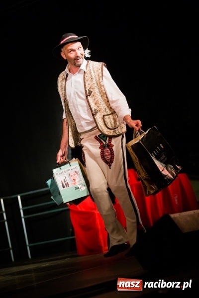 Zdjęcie w galerii na portalu naszraciborz.pl: Krzysztof Krawczyk i Kabaret Młodych Panów w AquaBrax Szymocice wiadomości z regionu