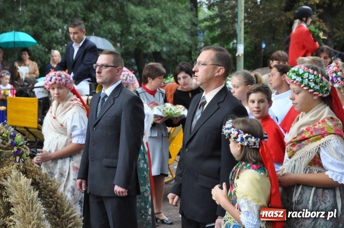 Zdjęcie w galerii na portalu naszraciborz.pl: Dożynki 2015 - na Płoni z korowodem wiadomości z regionu